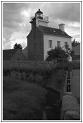 Maison restee blanche apres avoir pique un phare